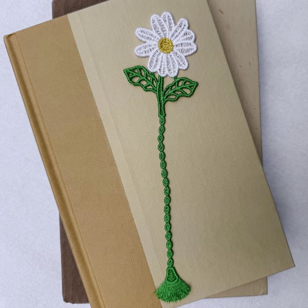 Daisy Embroidered Free Standing Lace Floral Bookmark